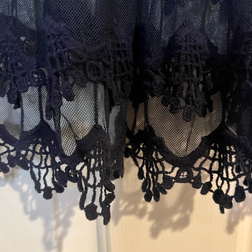 Express Navy Lace Women's Top - Picture 5 of 6